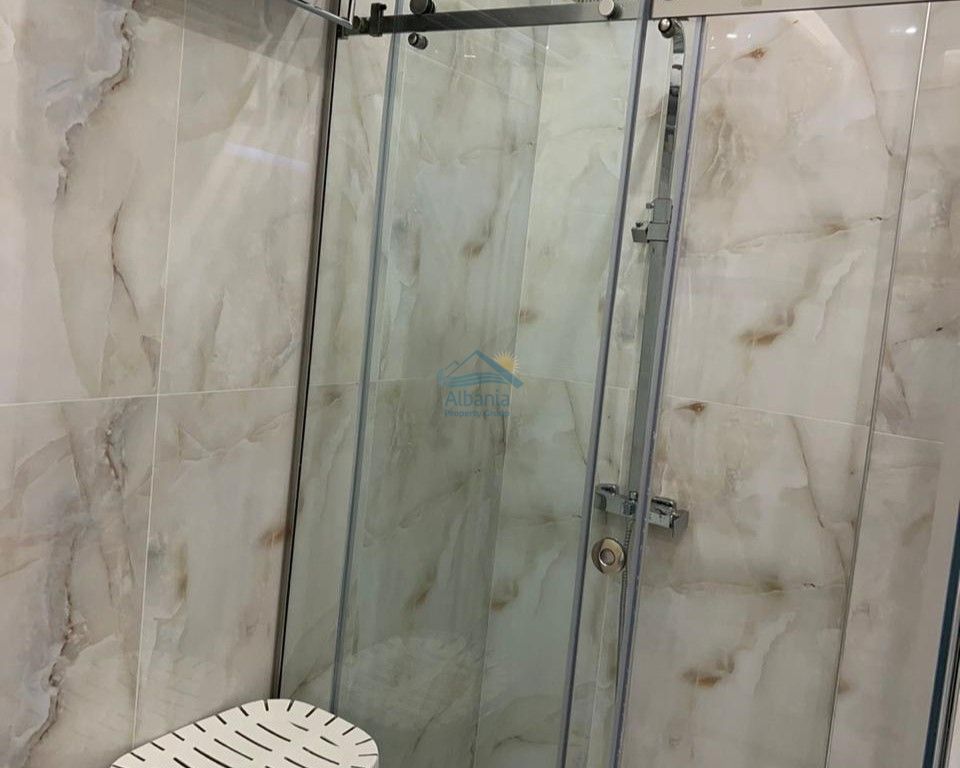 Appartamento In Affitto Sul Lungomare Di Valona, ​​Albania